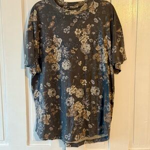 Abercrombie & Fitch Gray Floral T-shirt